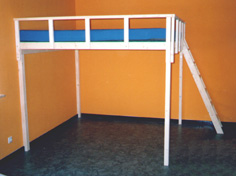 Hochbett 140x200 bis 200x200 mit Stufenleiter und Schlafgeländer für Erwachsene und Kinder