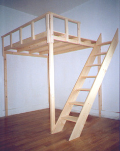 Hochbett 200 x 200 mit Treppe und Schlafgeländer für Erwachsene und Kinder